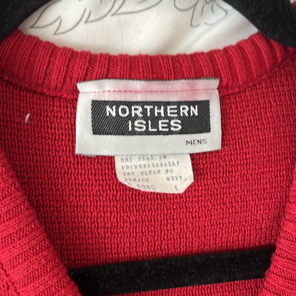 Red sweater vest - Picture 2 of 3